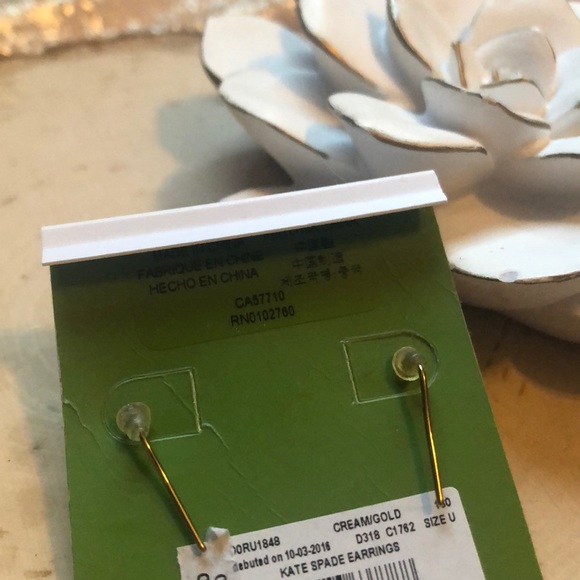 NWT KATE SPADE PEARL AND GOLD DANGLE EARRINGS!! - Picture 4 of 4